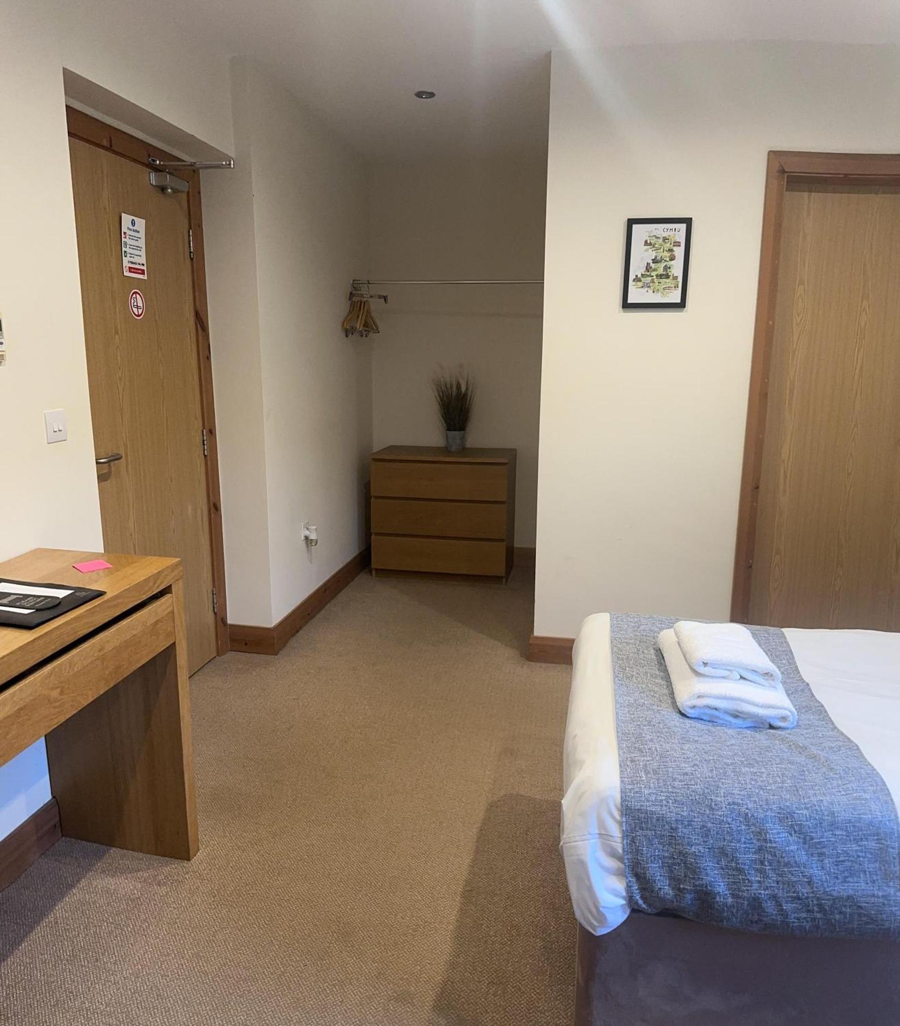 Afan Lodge Порт Толбът Екстериор снимка