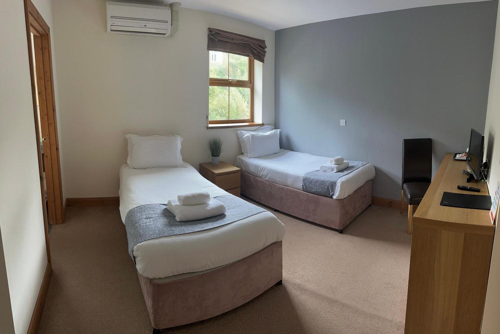 Afan Lodge Порт Толбът Екстериор снимка