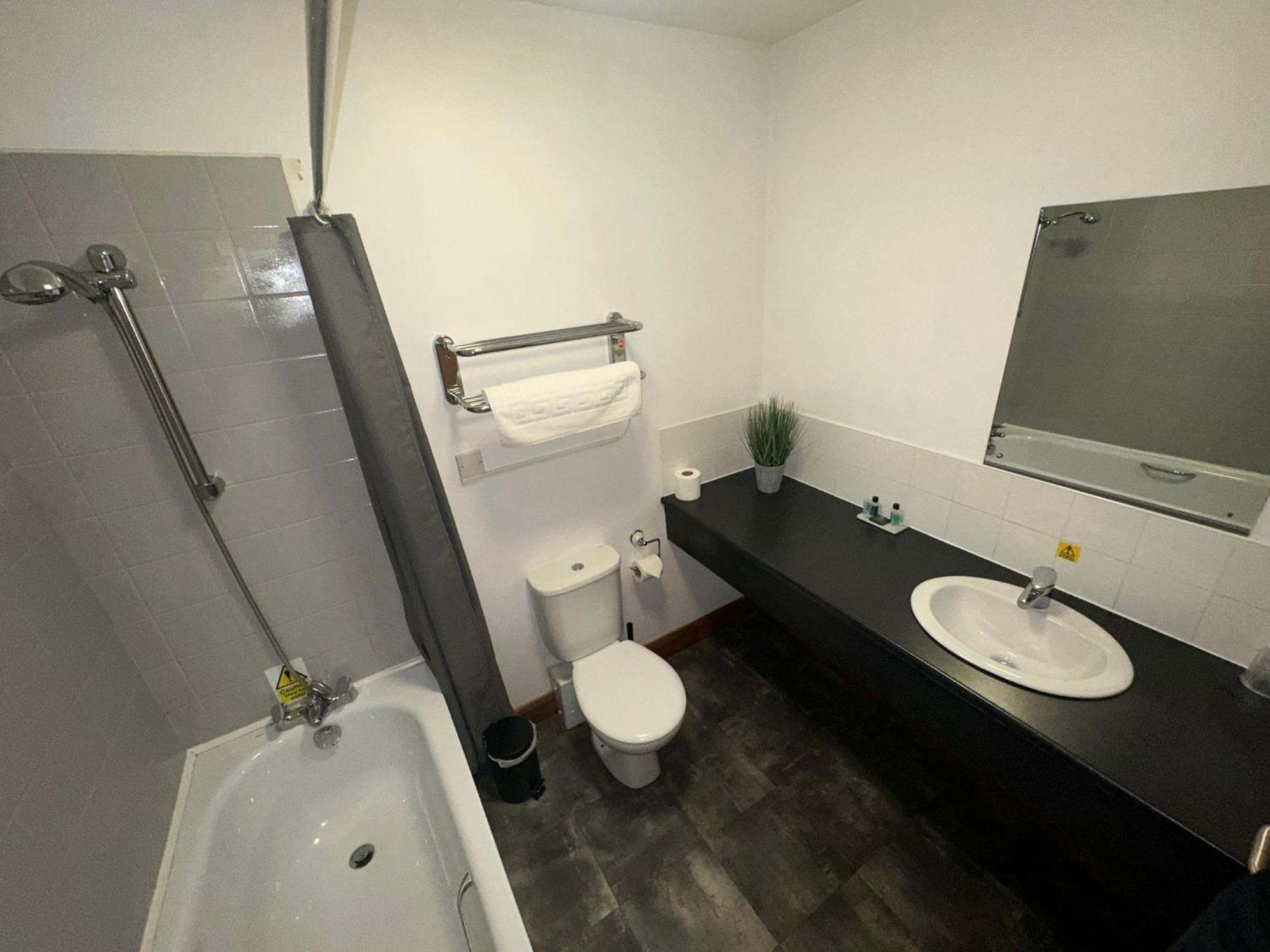 Afan Lodge Порт Толбът Екстериор снимка